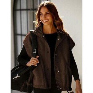 NWT  Fleece Vest Casual Sleeveless Button Down Winter Warm Sherpa with Pockets